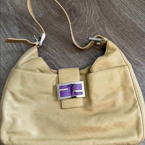 π₯ Vintage Fendi leather purse π₯ - Picture 2 of 16